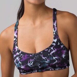 Lululemon Free To Be Bra in Biggie Fleur Sombre Caspian Blue Black
